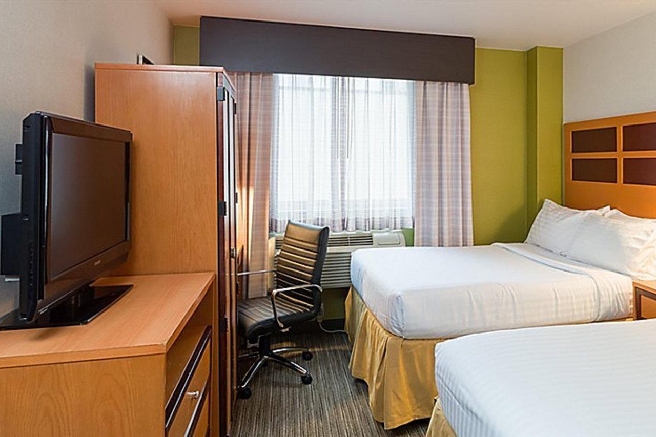 Holiday Inn Express - Times Square By Ihg New York Eksteriør billede