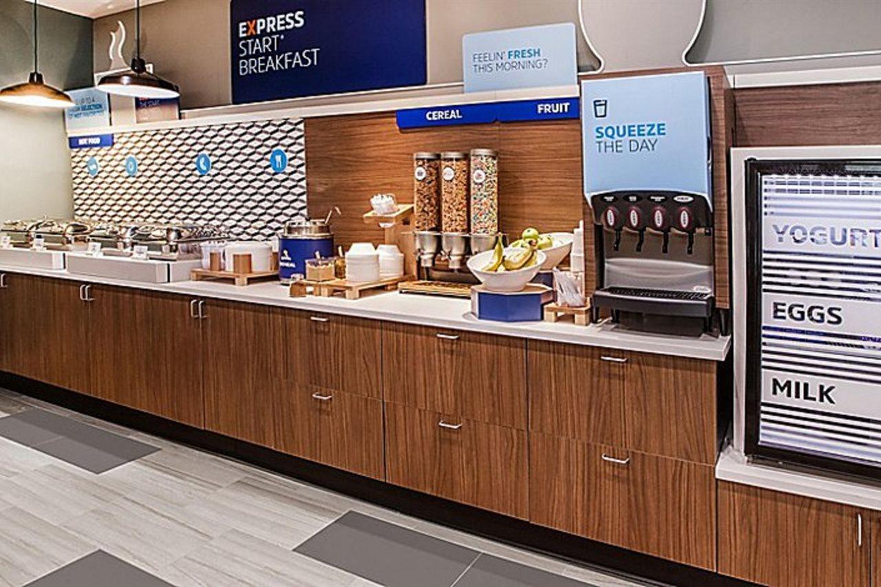 Holiday Inn Express - Times Square By Ihg New York Eksteriør billede