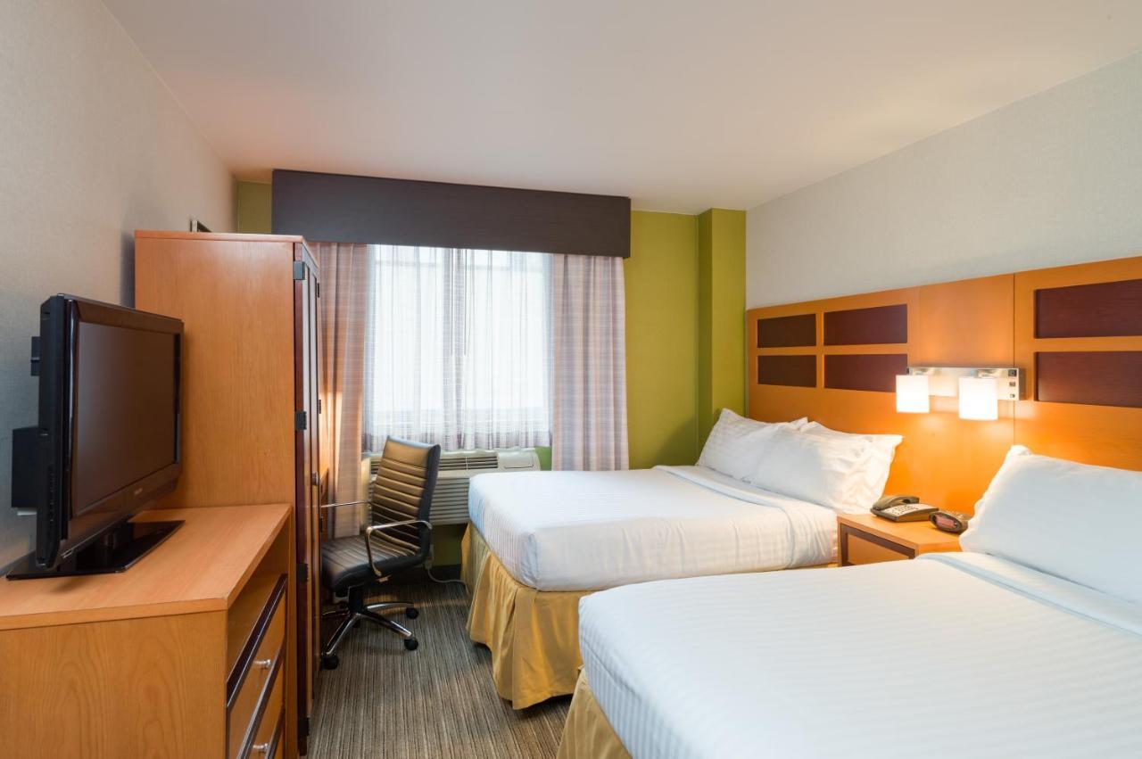 Holiday Inn Express - Times Square By Ihg New York Eksteriør billede