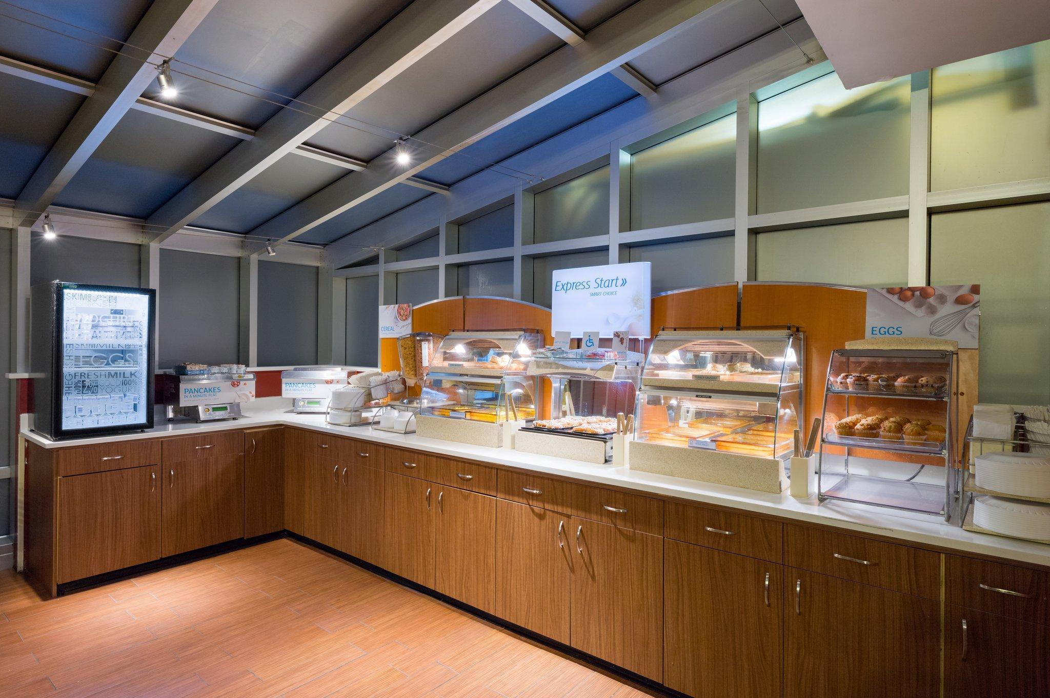 Holiday Inn Express - Times Square By Ihg New York Eksteriør billede
