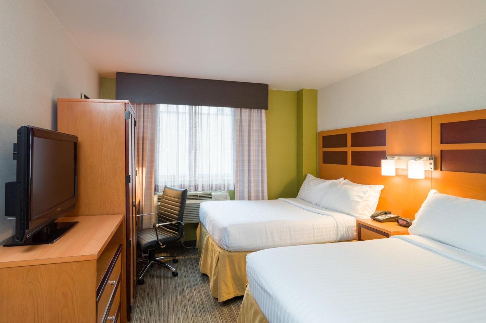 Holiday Inn Express - Times Square By Ihg New York Eksteriør billede