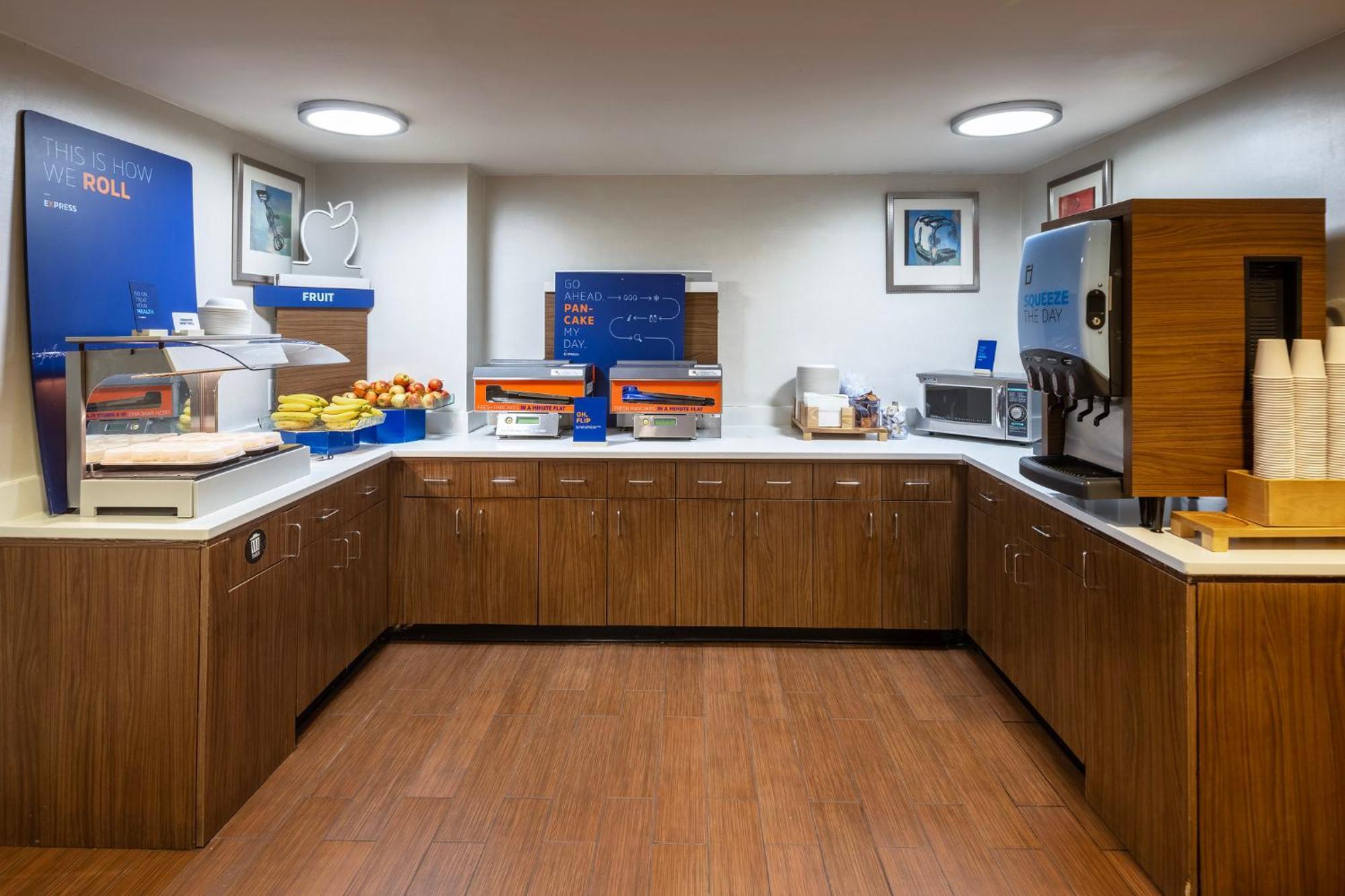 Holiday Inn Express - Times Square By Ihg New York Eksteriør billede