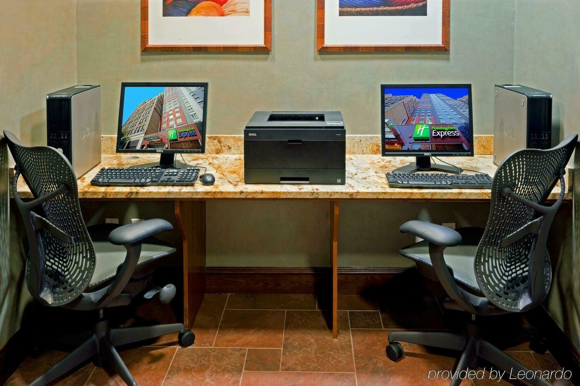 Holiday Inn Express - Times Square By Ihg New York Eksteriør billede